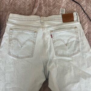 Levi’s wedgie straight - these are so flattering